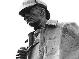 400px-Statue_of_Sherlock_Holmes_in_Edinburgh