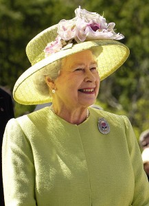 433px-Elizabeth_II_greets_NASA_GSFC_employees,_May_8,_2007