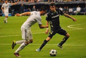 800px-Cristiano_Ronaldo_Real_Madrid_Gareth_Bale_Tottenham