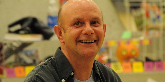 800px-Nick_Hornby_01