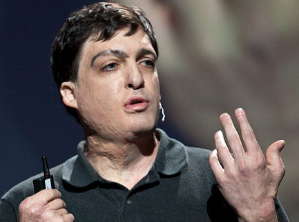 800px-Dan_Ariely_speaking_at_TED_in_2009