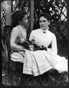 473px-Helen_Keller_with_Anne_Sullivan_in_July_1888