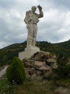 Ochindol-monument-Dyado-Yotso-3