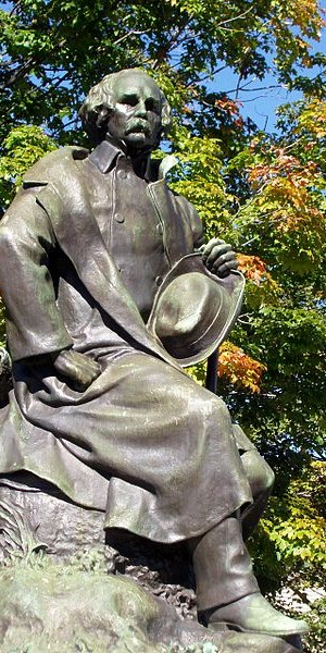 450px-Nathaniel_Hawthorne_statue_-_Salem,_Massachusetts