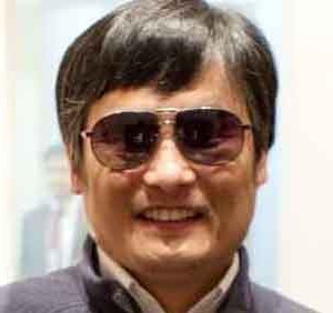 Chen_Guangcheng_at_US_Embassy_May_1,_2012