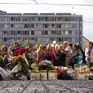 800px-Day_after_Oslo_bombing-11