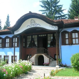 800px-Lyutov_House-1