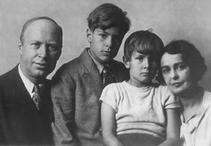 800px-Prokofiev_familly