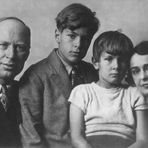 800px-Prokofiev_familly