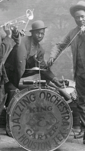 Jazzing_orchestra_1921