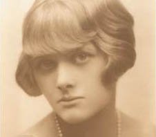 Young_Daphne_du_Maurier_317