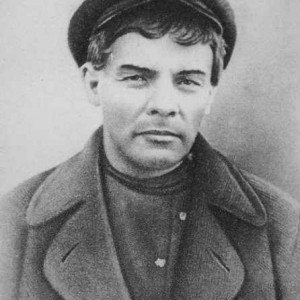 Lenin-last-underground,_1917