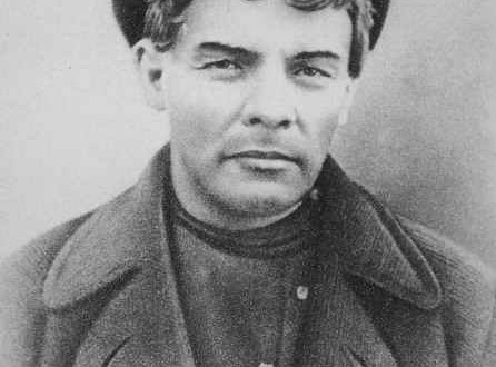 Lenin-last-underground,_1917