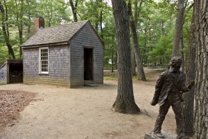Replica_of_Thoreau's_cabin_near_Walden_Pond_and_his_statue
