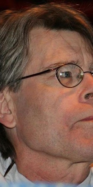 471px-Stephen_King,_Comicon_1142
