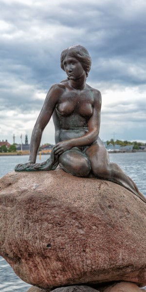 Copenhagen_-_the_little_mermaid_statue_-_2013