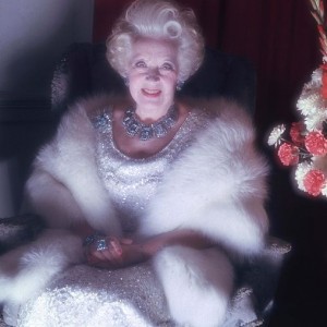 508px-Dame_Barbara_Cartland_Allan_Warren