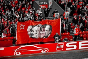 800px-Liverpool_coaches_banner