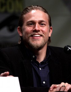 465px-Charlie_Hunnam_by_Gage_Skidmore_3-232x300