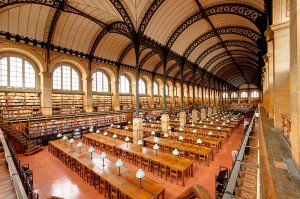 800px-Salle_de_lecture_Bibliotheque_Sainte-Genevieve_n01