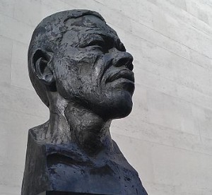 365px-Mandela_Bust_at_Southbank