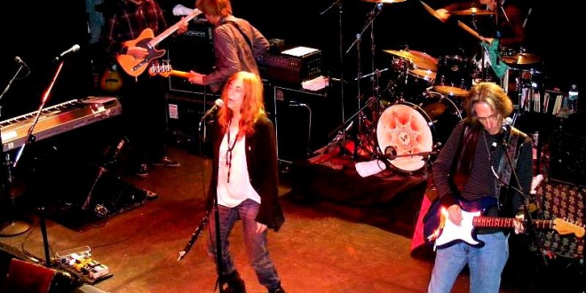 Patti_Smith_performing_at_Bowery_Ballroom,_New_York_City_(2)