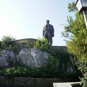 800px-Lovech_-_Vasil_Levski_monument