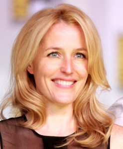 Gillian_Anderson_2013_(cropped)