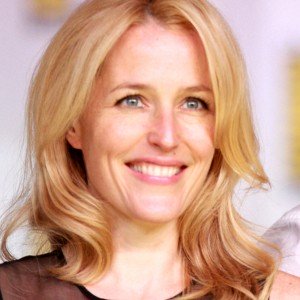 Gillian_Anderson_2013_(cropped)