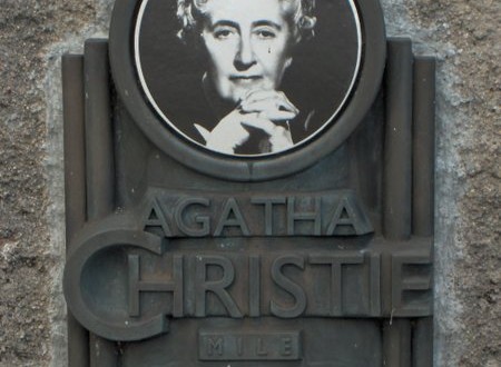 Agatha_Christie_plaque_-Torre_Abbey