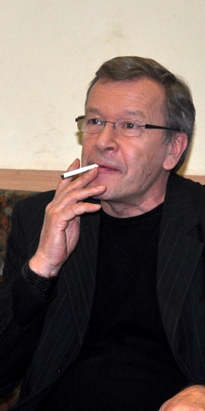 Victor_Erofeyev_by_Anton_Nossik_cropped