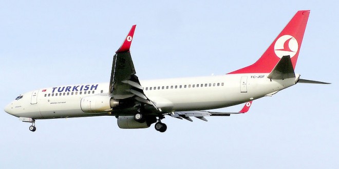 800px-Turkish.b737-800.tc-jgf.arp