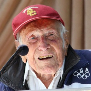 Louis_Zamperini_at_announcement_of_2015_Tournament_of_Roses_Grand_Marshal