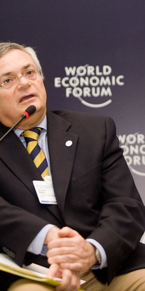 1280px-Moisés_Naím,_World_Economic_Forum_on_Latin_America_2009