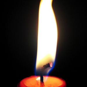 640px-Candleburning