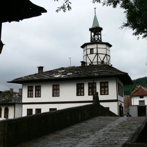 1280px-Tryavna-imagesfrombulgaria