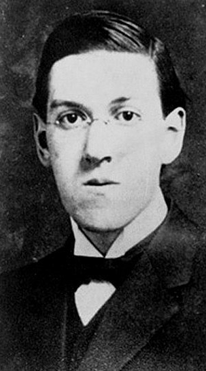 Howard_Phillips_Lovecraft_in_1915 (1)