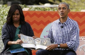 329E050200000578-3512529-Barack_read_the_book_he_reads_every_year_Where_The_Wild_Things_A-a-69_1459182374432