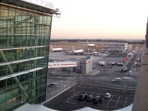 1024px-Heathrow_Terminal_5_airside_020