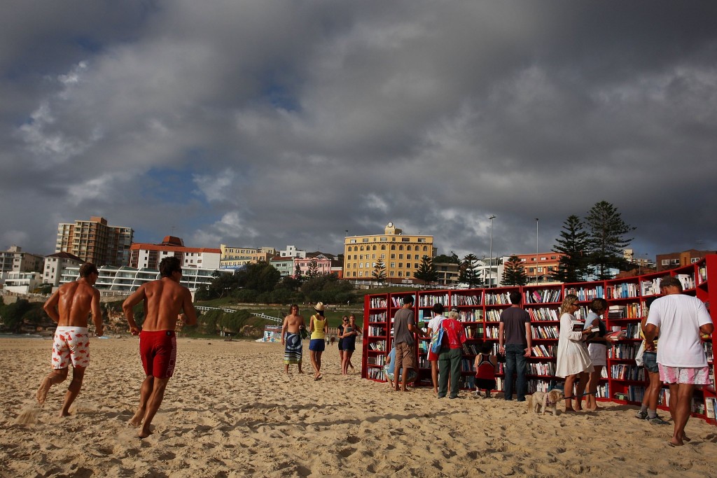 Ikea-Creates-World-Longest-Outdoor-Bookcase-Sydney-Bondi-Beach