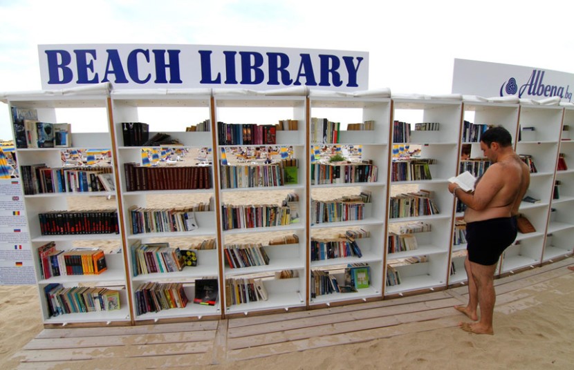 potd-beach-library_2982174k