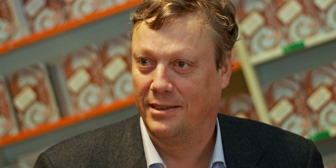 1280px-Jonas_Jonasson_Koeln_Mrz12