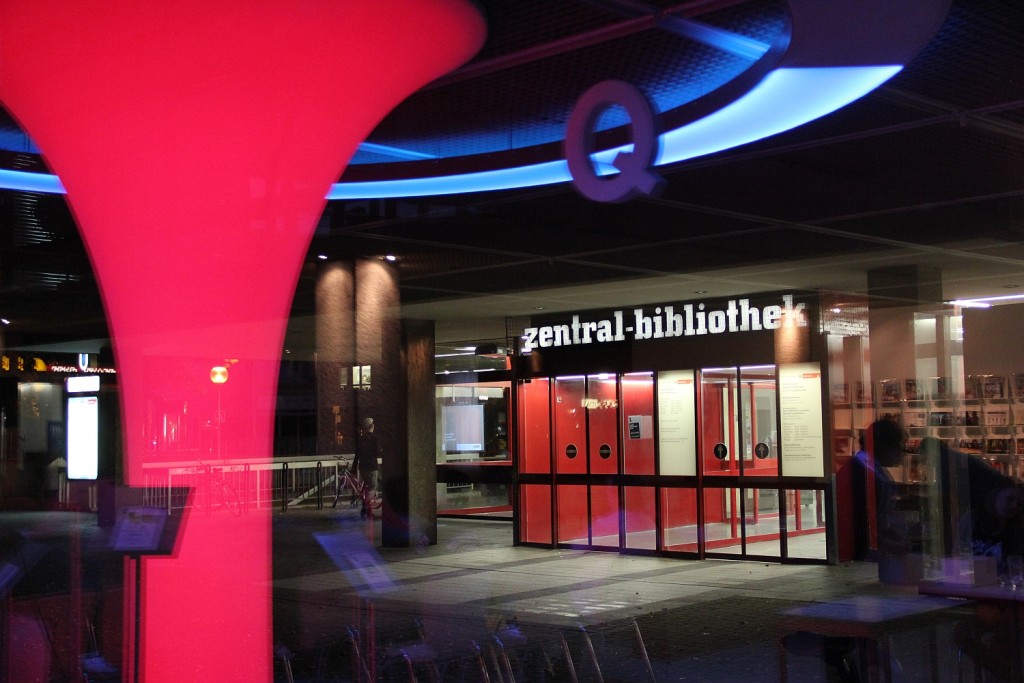 1001-clp-main-entrance-seen-from-lounge