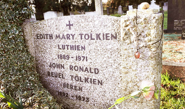 tolkiengrave-691291