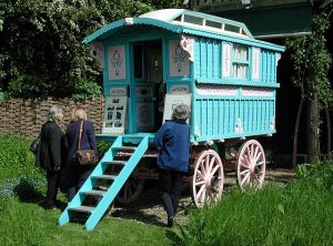 roald-dahl-gipsy-caravan-300x222