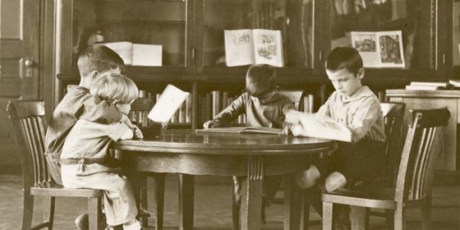 Деца в библиотеката NYPL