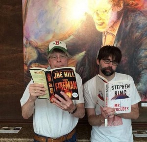 249bd22039baa4aeb526324d2a0a21ec--bookworm-problems-we-are-family