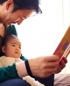 dad-reading-to-baby_950x1152