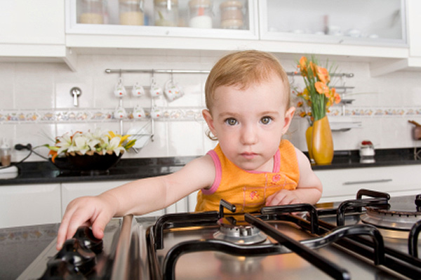 unsupervised-toddler-using-stove_kafllf
