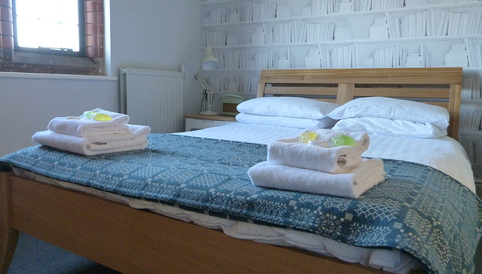 gladstones-bedrooms-01